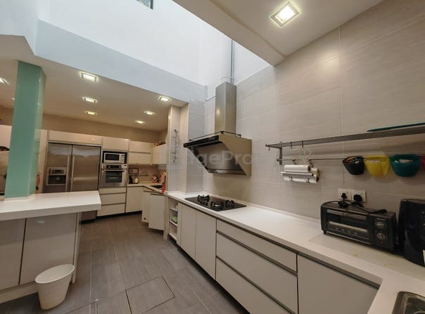 Jalan LE, Puchong, Selangor 47100