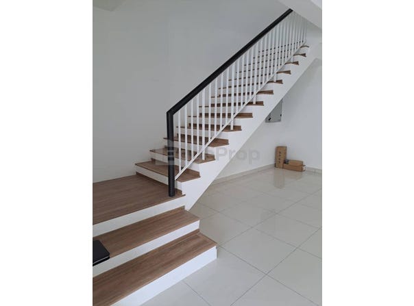 Persiaran Elmina, Sungai Buloh, Selangor 40160