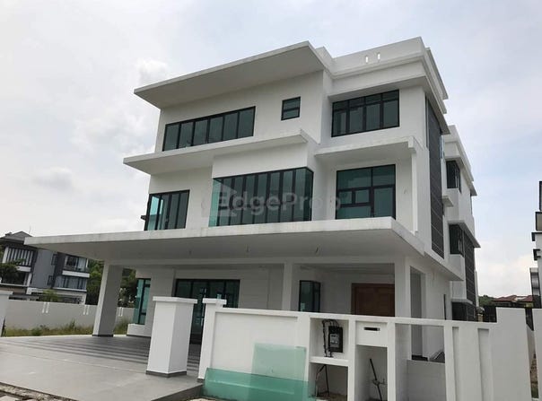 Mines resort city , Seri Kembangan, Selangor 0