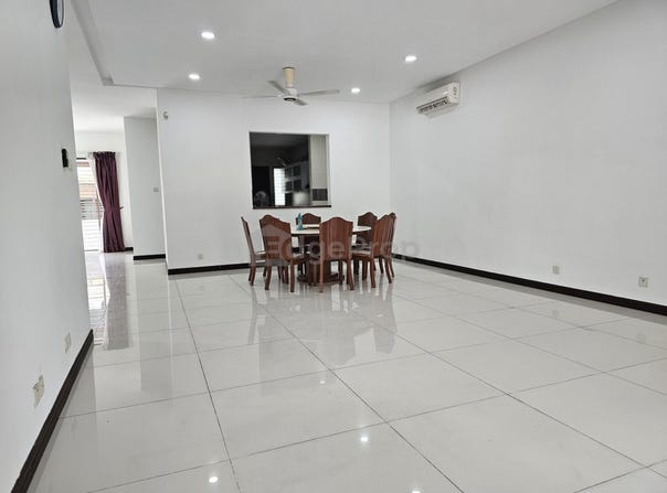 J, Puchong, Selangor 47180
