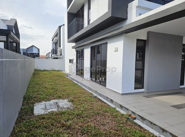 Persiaran Tun Teja, Shah Alam, Selangor 40470