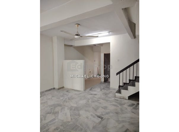 Jalan Intan , Puchong, Selangor 47100