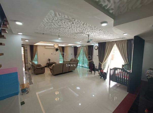 J, Shah Alam, Selangor 40000