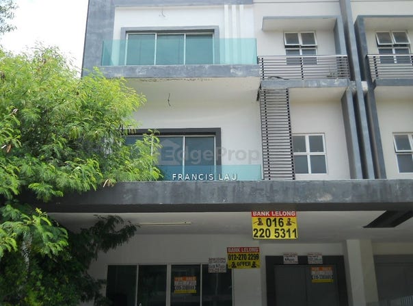 Jalan Baiduri, Dengkil, Selangor 43800