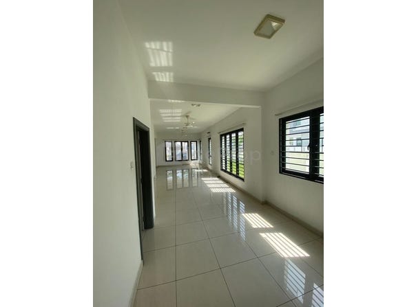 Persiaran Tun Teja, Shah Alam, Selangor 40470