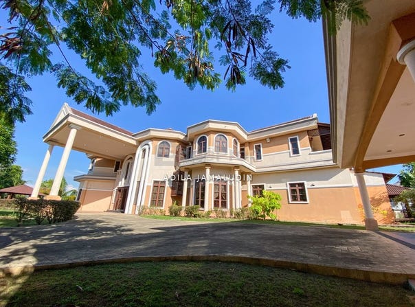 Jalan Warisan Mulia 4/1, Kota Warisan, Sepang, Selangor 43900