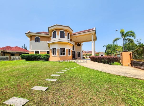Jalan Warisan Mulia 4/1, Kota Warisan, Sepang, Selangor 43900