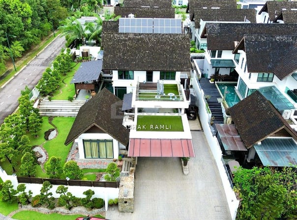 J, Shah Alam, Selangor 40150