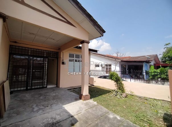 Jalan Seroja, Sepang, Selangor 43900