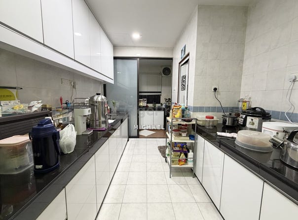 Jalan SL 13, Bandar Sungai Long, Selangor 43000