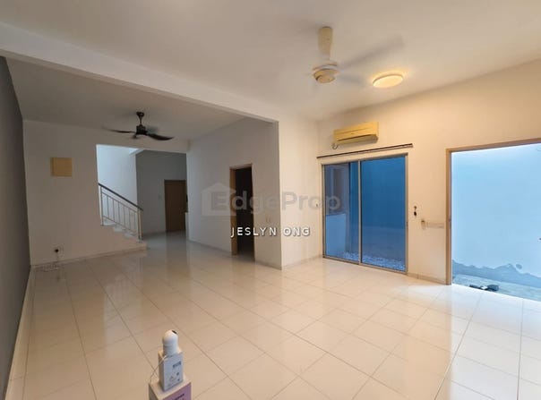 Jalan Setia Tropika 11/2, Johor Bahru, Johor 81100