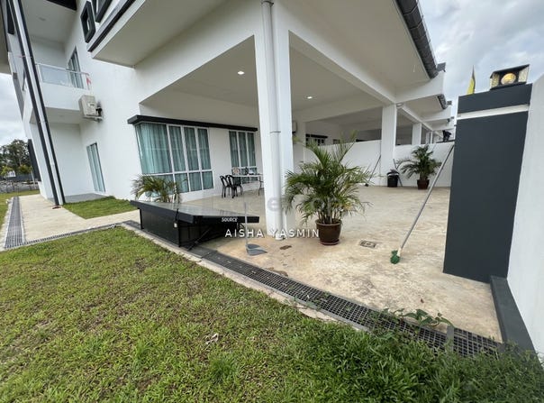 J, Kuching, Sarawak 93050