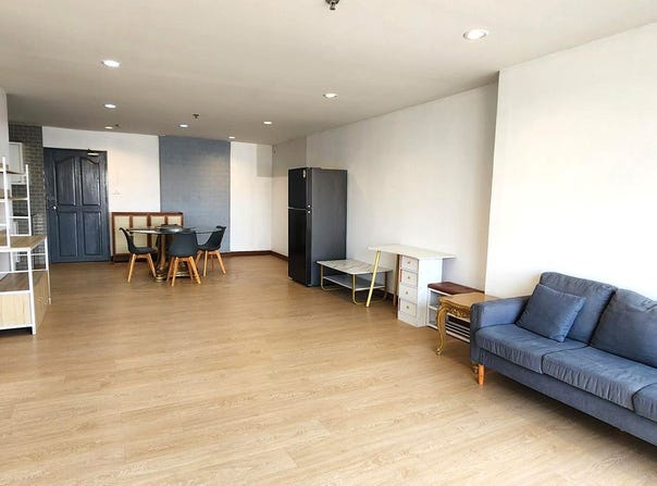 1006 Charoen Nakhon 34, Bang Lam Phu Lang, Khlong San, Bangkok, 10600 Thailand, Khlong San,