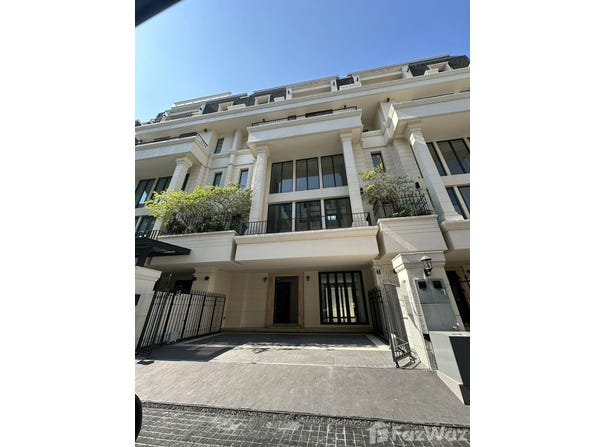 267/1 Sathu Pradit 15, Chong Nonsi, Yan Nawa, Bangkok, 10120 Thailand, Yan Nawa,