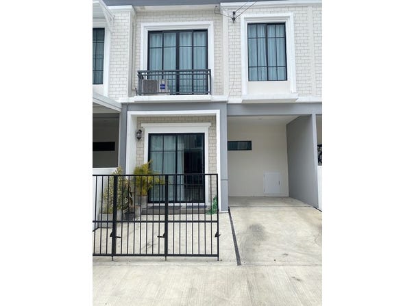 33 Wongwaen Ropnok Tawan-Ok Road, Thap Chang, Saphan Sung, Bangkok, 10240 Thailand, Saphan Sung,