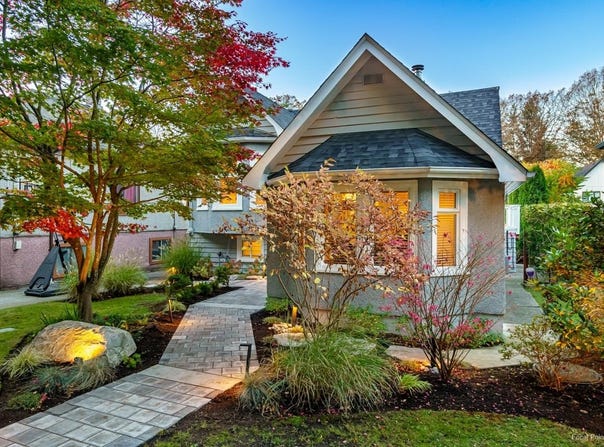 855 E 22nd Avenue, Vancouver, BC V5V 1V8