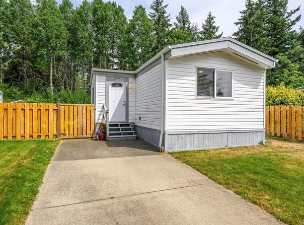 2140 Stadacona Dr, Comox, BC V9M 3P7