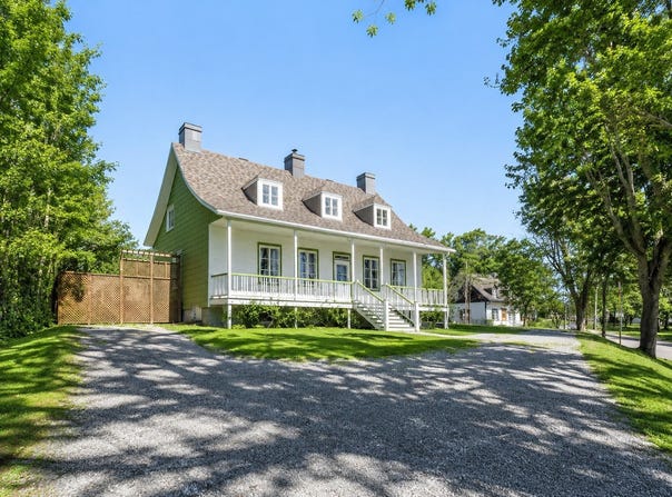 4582 Ch. Royal, Saint-Jean-de-l'Île-d'Orléans, QC G0A 3W0