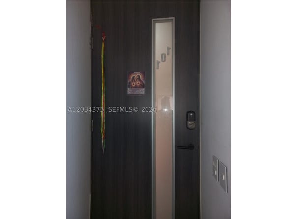 Cra. 19 # 9 - 110, FL