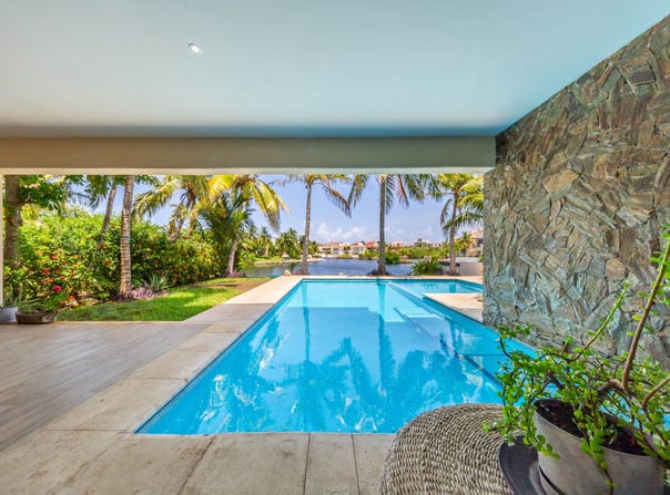 Waterfront villa with 4 independent studios for sale in Puerto Aventuras, Puerto Aventuras, 77733