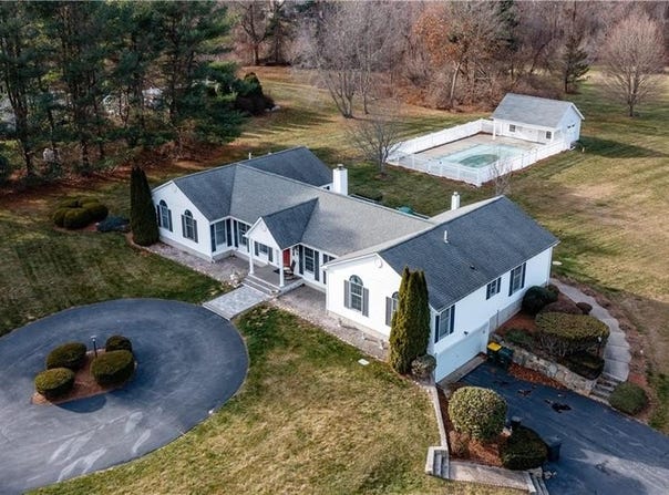 87 Mann School Road, Smithfield, RI 02917