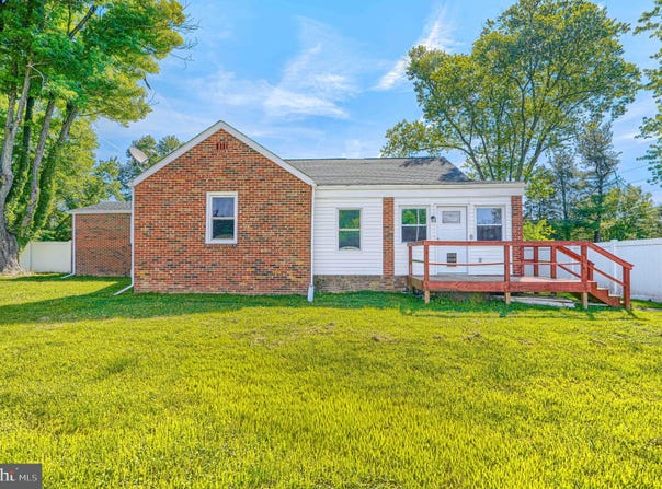 15 MOUNTAIN Road, FALLSTON, MD 21047