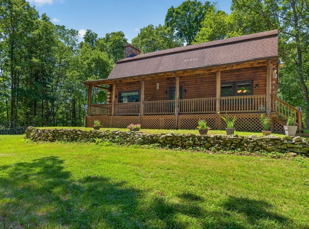 82 Hornbine Rd, Rehoboth, MA 02769