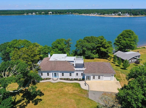 54 Arlington Drive, Buzzards Bay, MA 02532