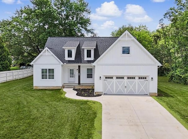 141 Hazel Drive, Ontario, OH 44906