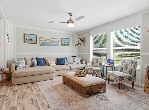 867 Rowe St., ROCKPORT, TX 78382