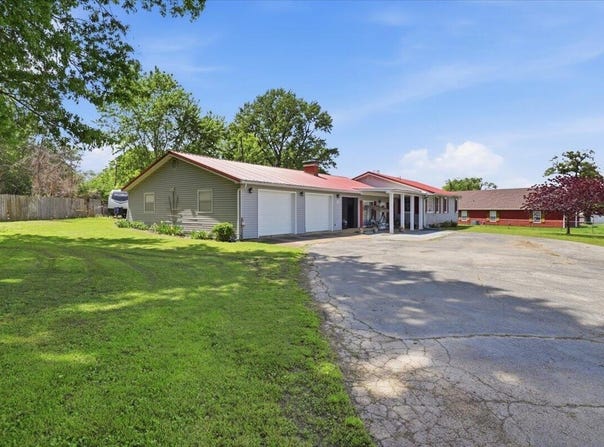 951 N Maple Street, Buffalo, MO 65622