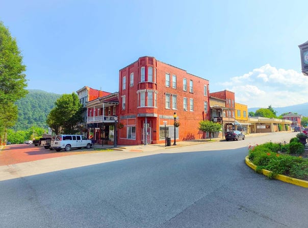 301 Temple, Hinton, WV 25951