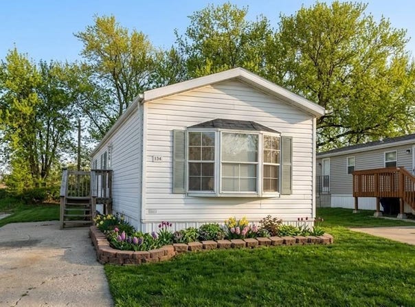1624 W Summit St #134, Winterset, IA 50273