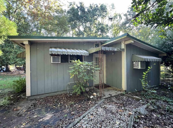 22 Overcup Lake Rd, Morrilton, AR 72110
