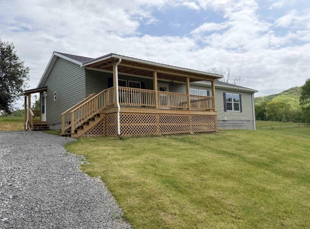 124 Hillside Drive, Elkins, WV 26241
