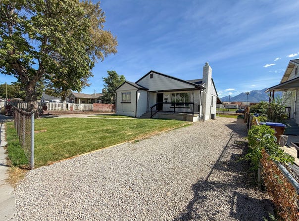 7879 S OAK St, Midvale, UT 84047