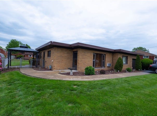 253 Willow Dr, Monroeville, PA 15146