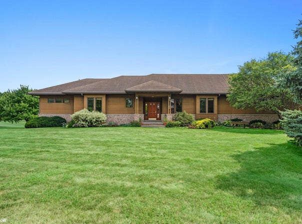 212 Deere Road, Hubbard, IA 50122