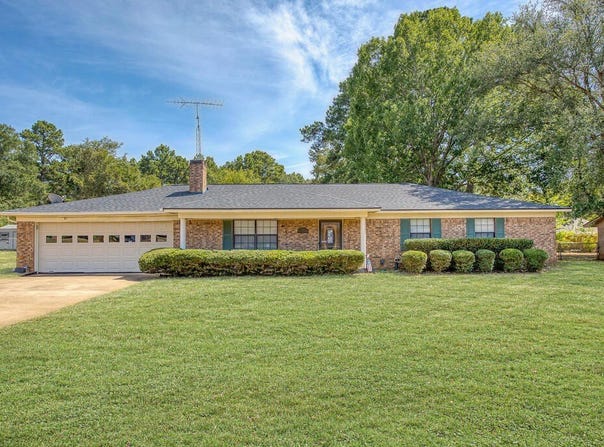 202 Clover, PALESTINE, TX 75803