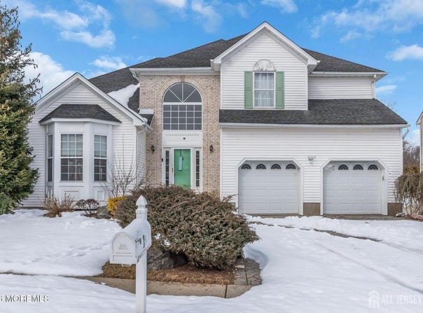 18 Lysbeth Lane, Matawan, NJ 07748