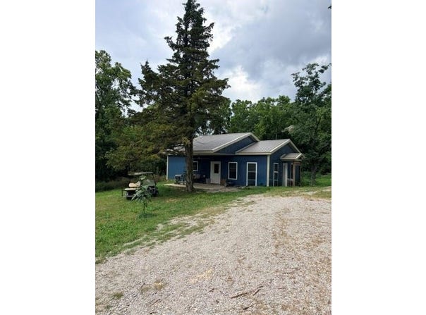 42 Bear Drive, Mound City, KS 66056