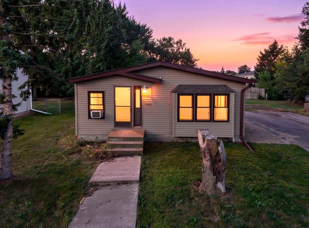 1989 Cardinal Drive, Centerville, MN 55038