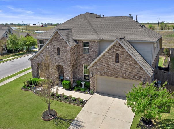 109 Wake Grv, Buda, TX 78610