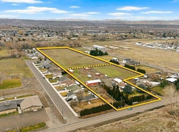 7703 Ahtanum Rd, Yakima, WA 98903