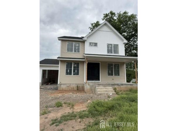 86 Essex Avenue, Metuchen, NJ 08840