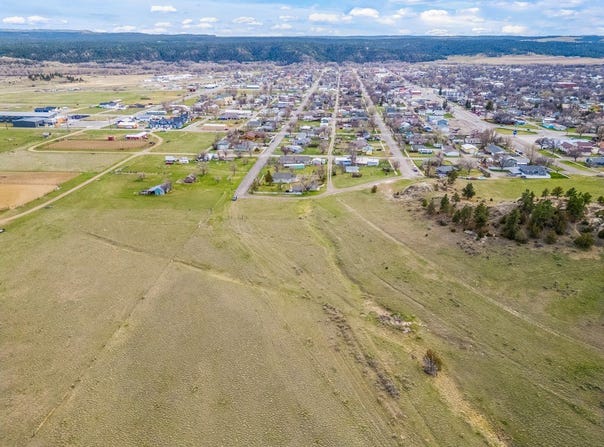 14th Avenue E, Roundup, MT 59072