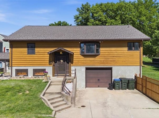 208 N Library Street, Waterloo, IL 62298