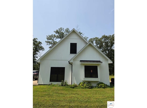 21868 Rosewood Drive, Versailles, MO 65084