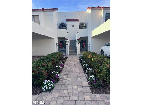 619 Beachwalk Circle, Naples, FL 34108