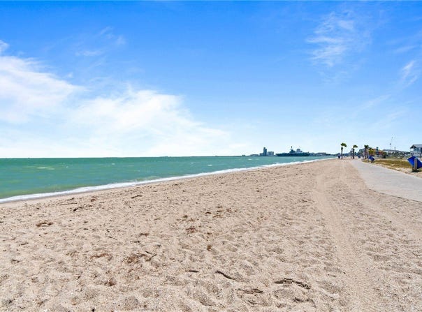 3938 Surfside Boulevard, Corpus Christi, TX 78402